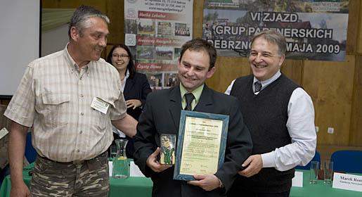 Marek Romaniec - Animator Roku 2008 (w środku) - Przemek Ołdakowskic (z lewej), Rafał Serafin (z prawej) - fot. Krzysztof Szustka